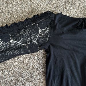 Anthropologie top lace crochet sleeves Sz M